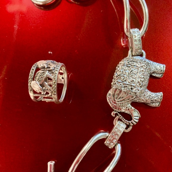Elephant hand bracelet and Elephant 🐘 ring - Picture 3 of 7